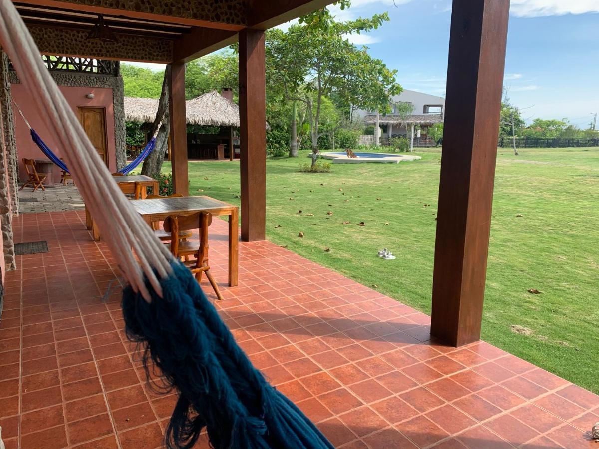 Casa Roja Hostel Montañita エクステリア 写真