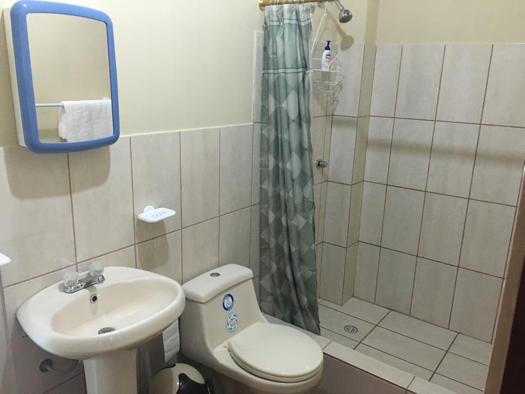 Casa Roja Hostel Montañita 部屋 写真