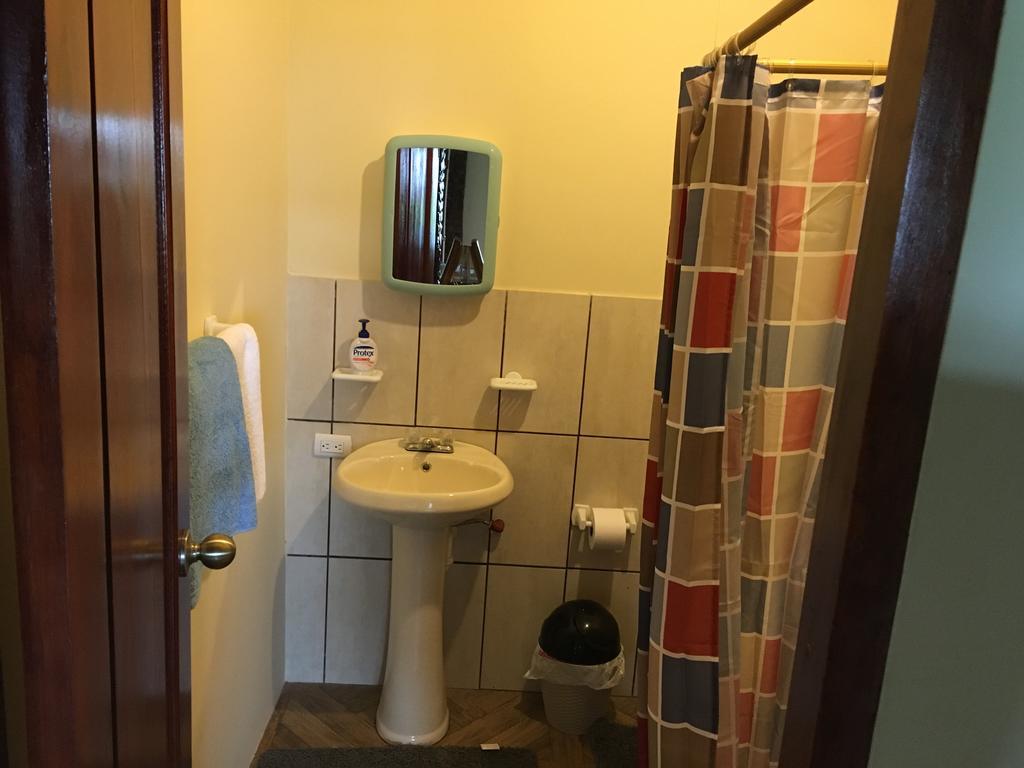 Casa Roja Hostel Montañita 部屋 写真