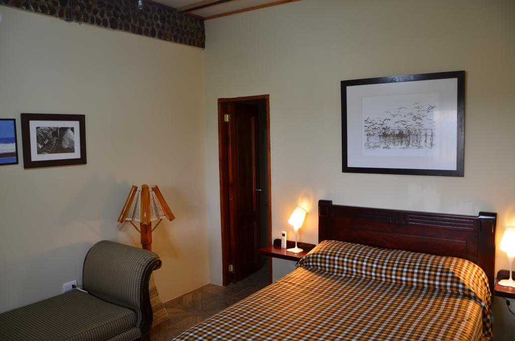 Casa Roja Hostel Montañita エクステリア 写真