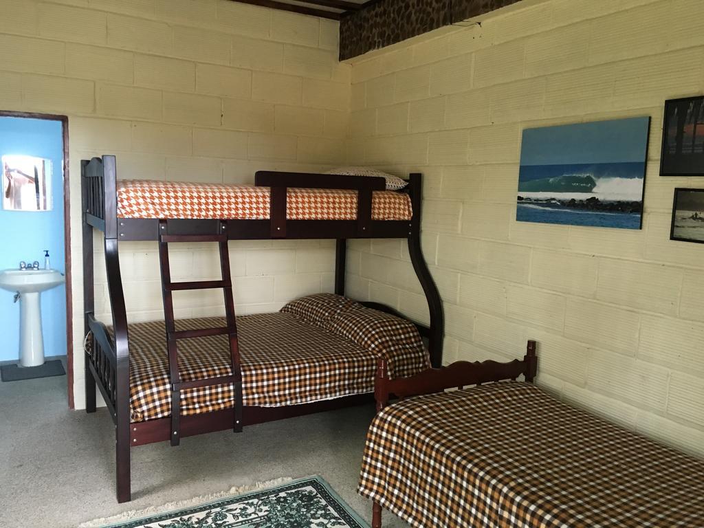 Casa Roja Hostel Montañita エクステリア 写真