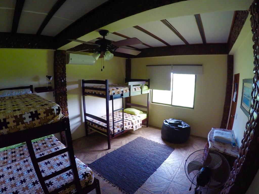 Casa Roja Hostel Montañita エクステリア 写真