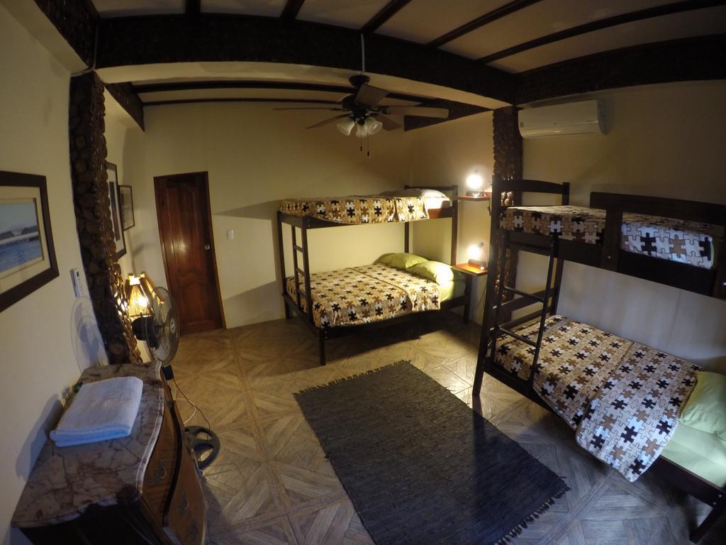 Casa Roja Hostel Montañita エクステリア 写真