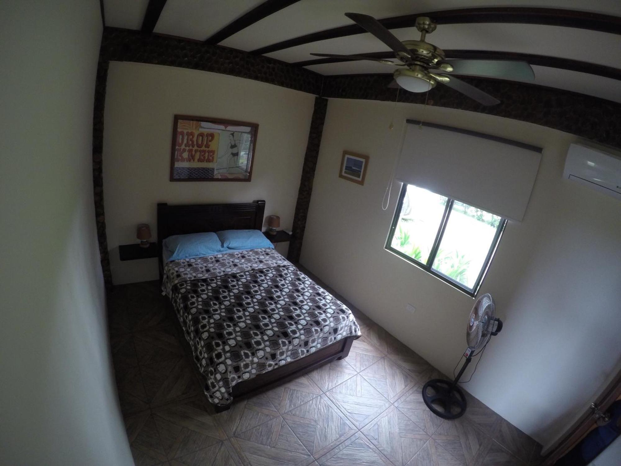 Casa Roja Hostel Montañita エクステリア 写真
